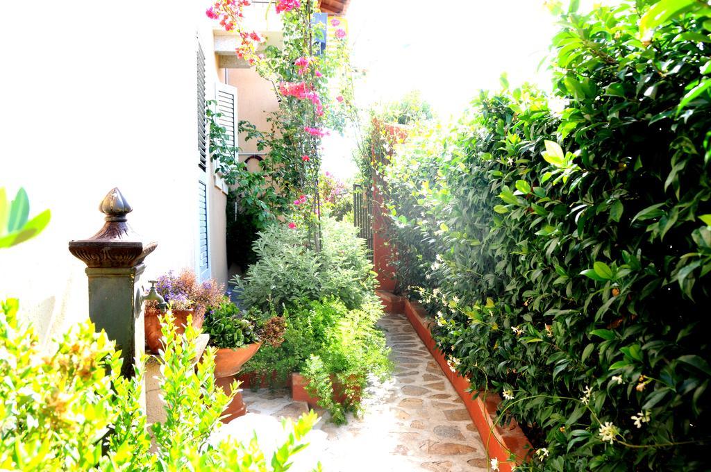 Apartamento Taverna Derosas Golfo Aranci Exterior foto