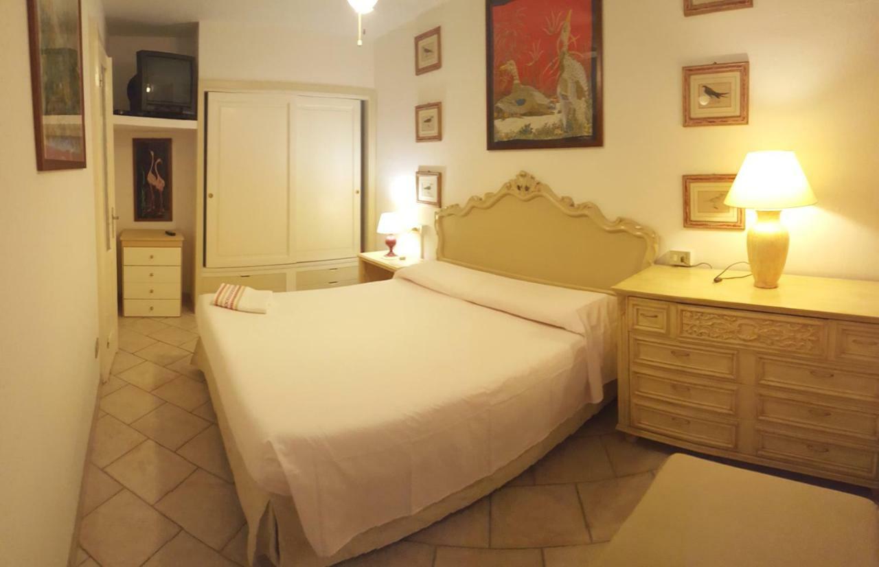 Apartamento Taverna Derosas Golfo Aranci Exterior foto