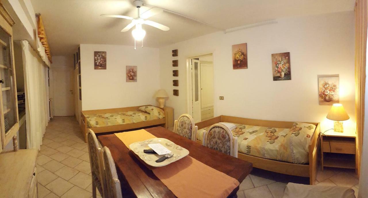 Apartamento Taverna Derosas Golfo Aranci Exterior foto